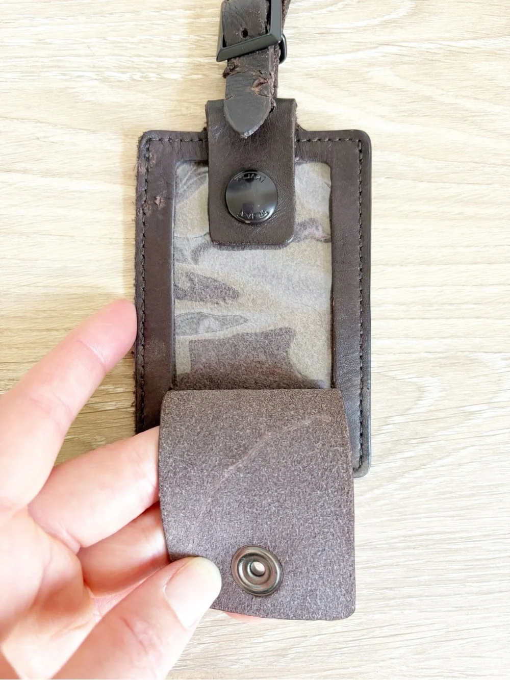 TUMI Brown Leather Luggage Tag Hang Tag Brown / Red Travel Adjustable READ